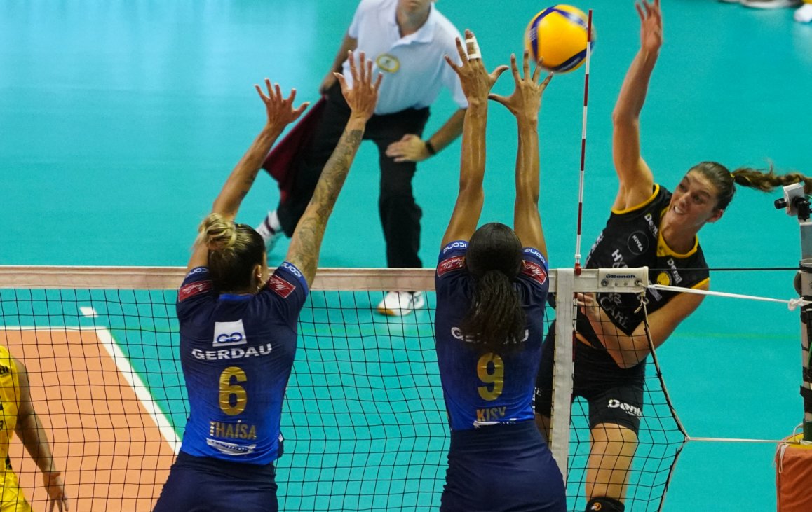 Torneio feminino fechou as quatro noites seguidas do melhor do vôlei brasileiro em Jaraguá do Sul