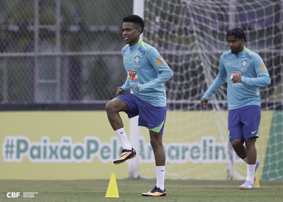 Estêvão pode ganhar primeira chance como titular da Seleção contra o Equador — Foto: Rafael Ribeiro / CBF