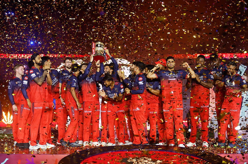 Royal Challengers Bengaluru comemora título da Indian Premier League — Foto: Getty Images